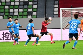 kysports-足球比赛现场充满激烈的对抗和挑战是什么