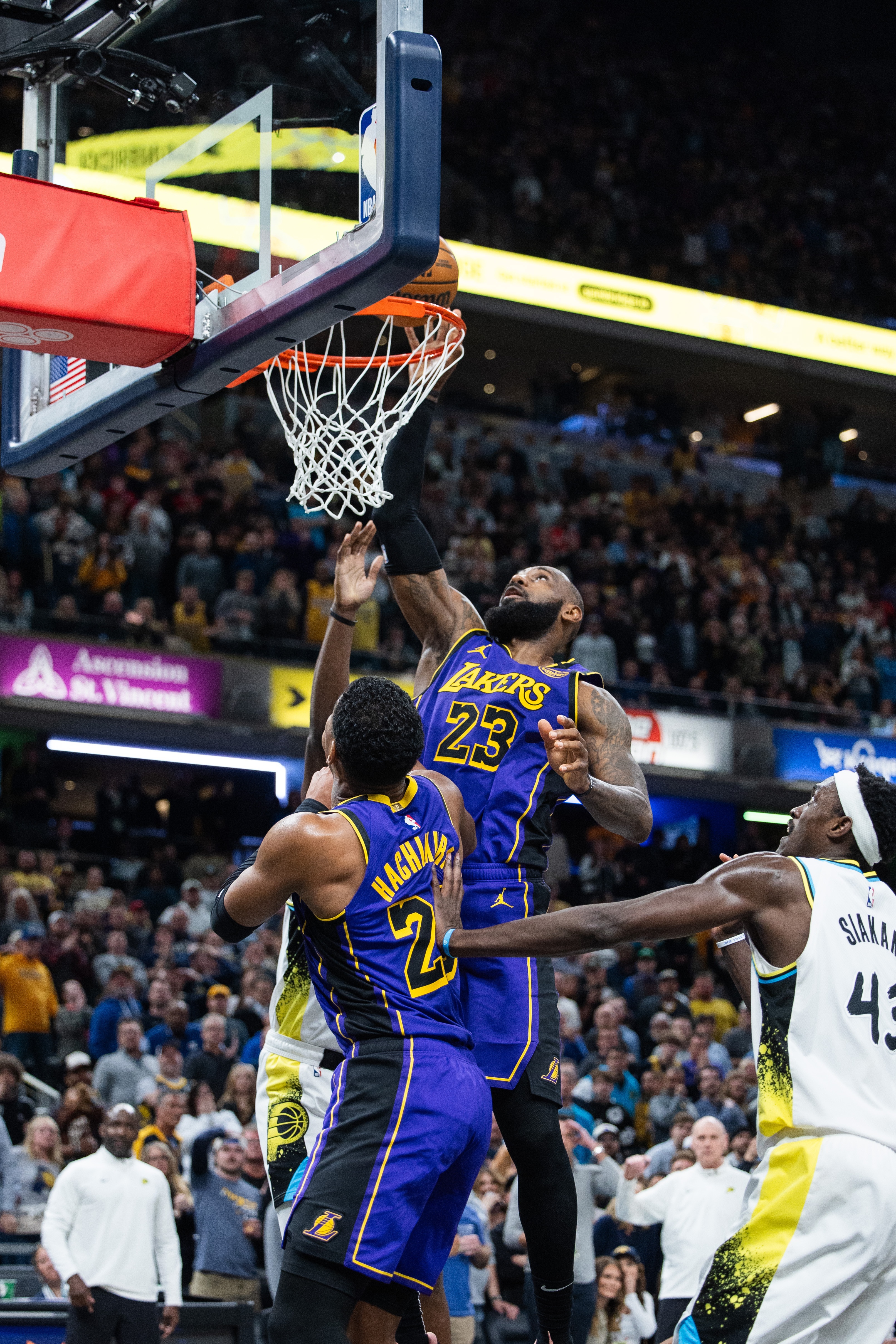 kaiyun app-关于场上大战硝烟弥漫，球员实力碰撞的信息  第2张