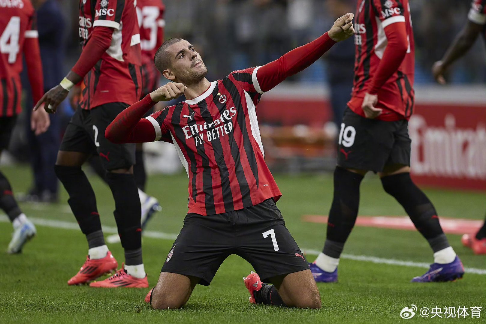 开云中国-佛罗伦萨迎战AC米兰，欲取胜保不跌落(ac米兰传奇右后卫)  第2张
