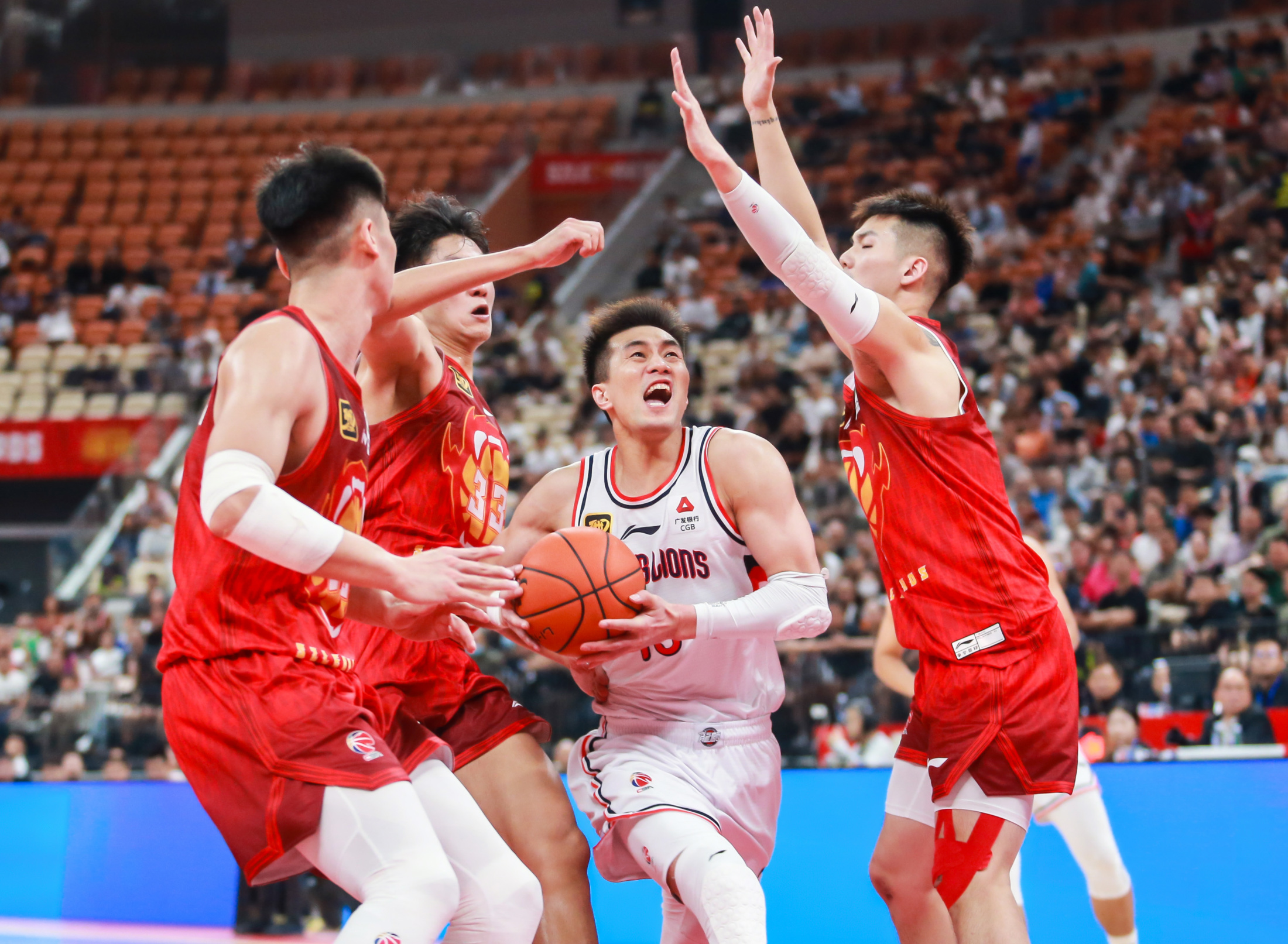 广东宏远全队状态回升，大胜对手()  第2张