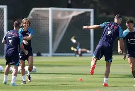 开云体育下载-瑞典队逆转克罗地亚成功晋级淘汰赛()  第2张