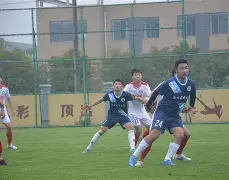 开云体育入口-足球比赛场上激战连连，球队实力逐渐显现()  第2张