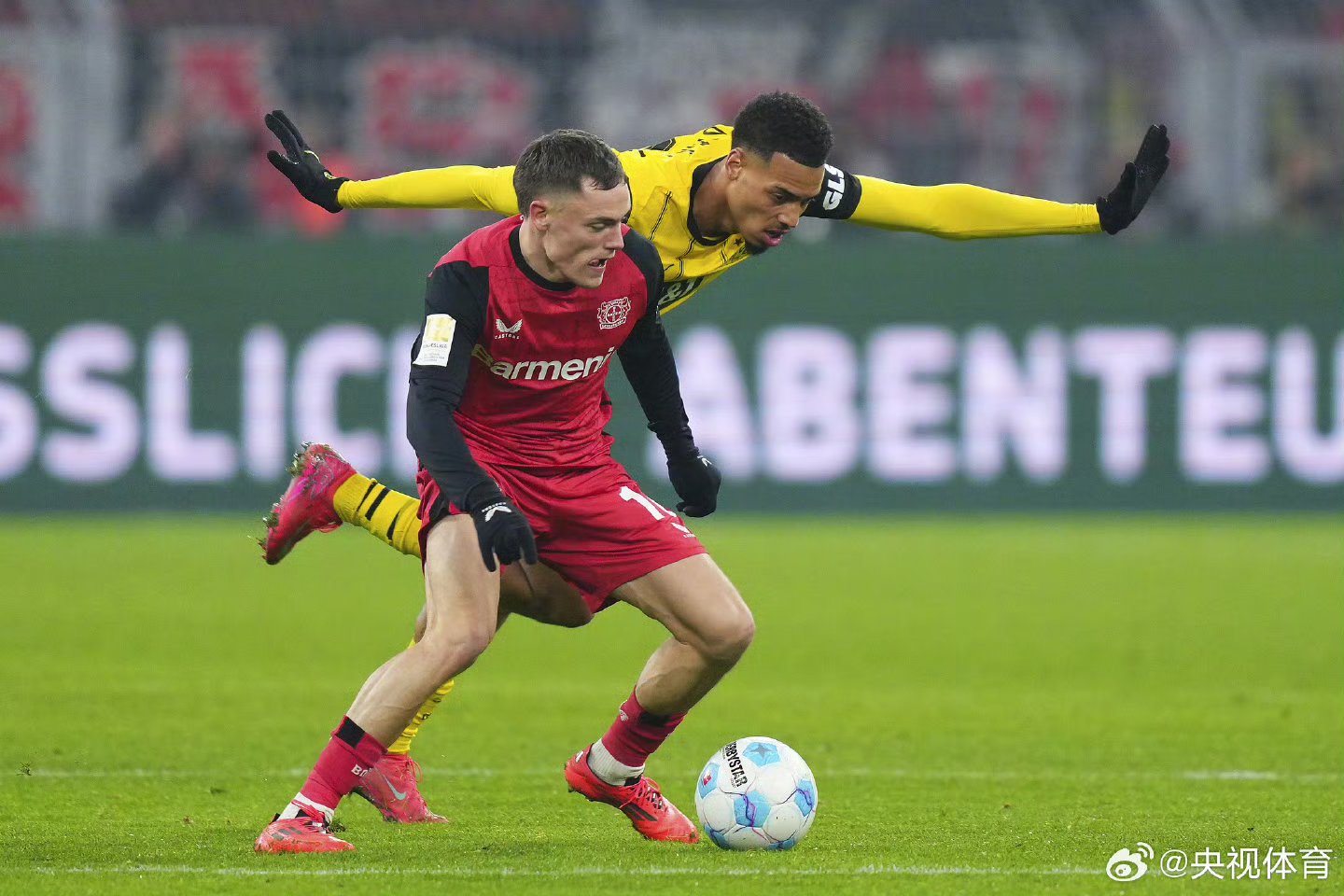 开云体育下载-沃尔夫斯堡力争在客场战胜法兰克福()  第2张