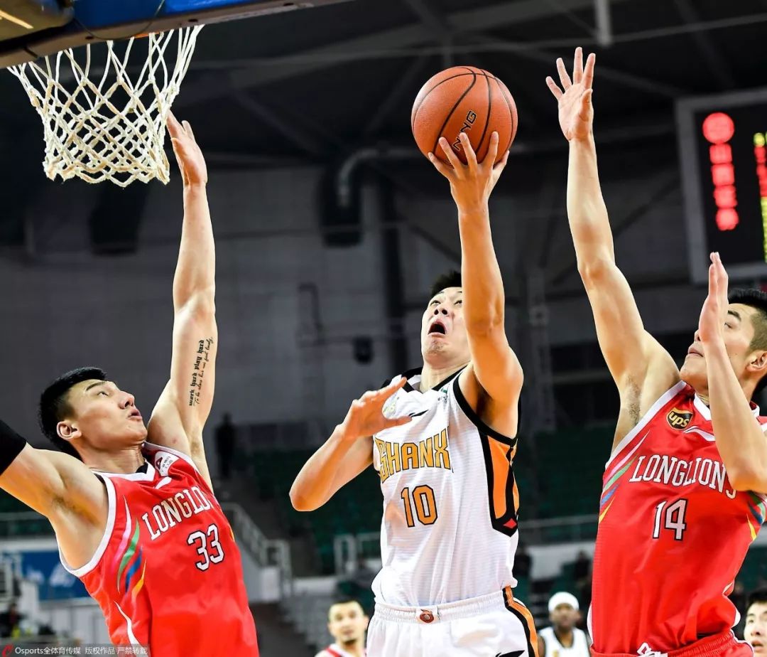 开云体育下载-北区小镇球队客场大胜，创造历史，引发轰动(生死战国足客场对阵印尼)  第2张