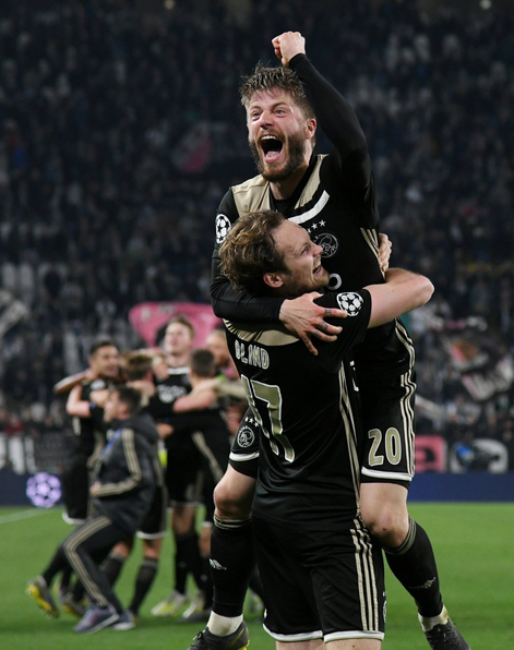 开云-阿贾克斯连扳两球，晋级欧冠四强()  第2张