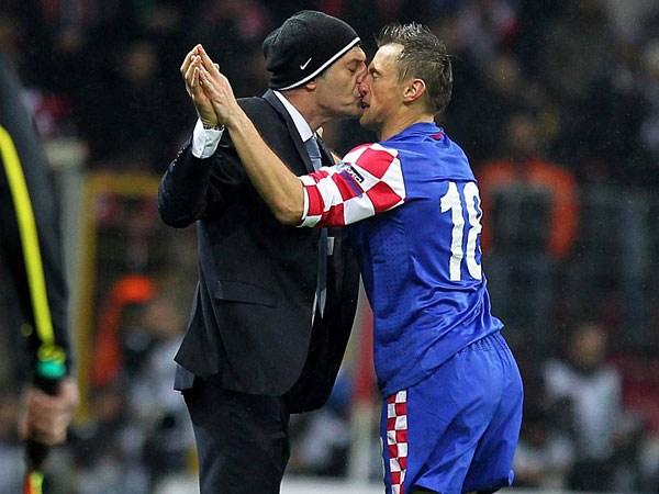 开云体育官网-老马砍下三双带领骑士胜魔术,实力再现,奠定领导地位() 第1张 开云体育官网-老马砍下三双带领骑士胜魔术,实力再现,奠定领导地位() 第1张